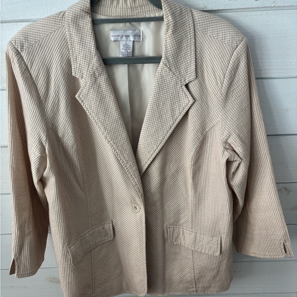 Susan Graver Women's Beige textures Blazer in size large. Great condition! - Picture 8 of 13